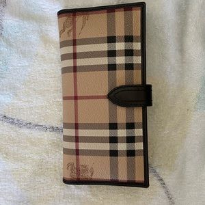Burberry long classic wallet authentic